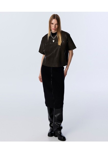 Deri Görünümlü Trok Baskılı Bluz TW6250006086022 modelleri