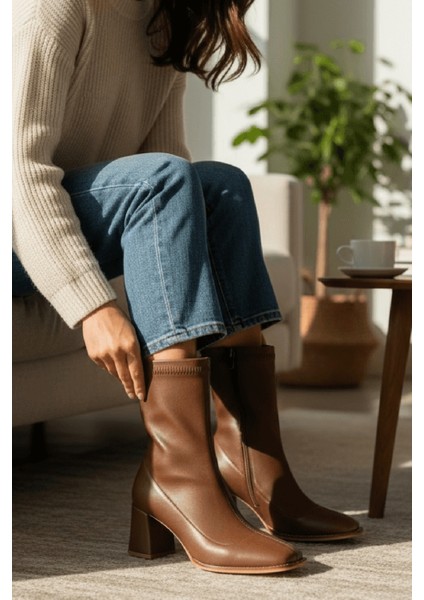 Lirya Kahverengi ( 8 cm Topuklu ) Günlük Kullanım Kadın Botu
