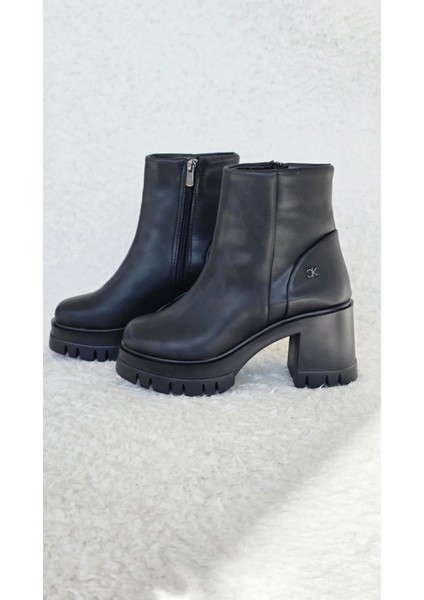 Melinta Kalın Topuklu Kadın Fermuarlı Siyah Kısa Bot modelleri