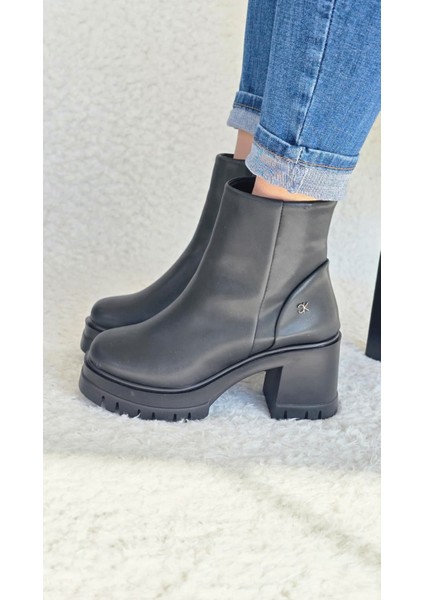 Melinta Kalın Topuklu Kadın Fermuarlı Siyah Kısa Bot fırsatları