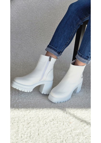 Melinta Kalın Topuklu Kadın Fermuarlı Beyaz Kısa Bot