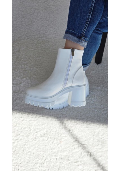 Melinta Kalın Topuklu Kadın Fermuarlı Beyaz Kısa Bot modelleri