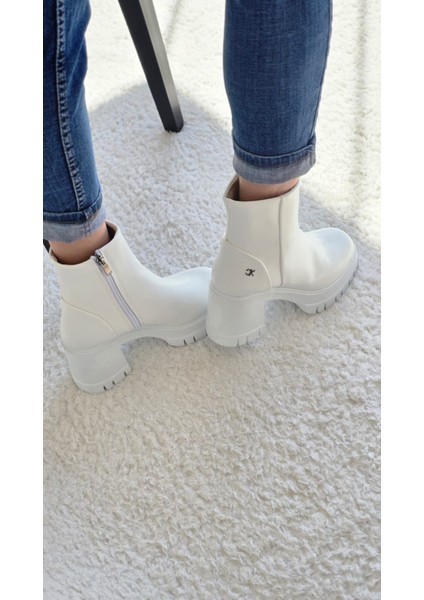 Melinta Kalın Topuklu Kadın Fermuarlı Beyaz Kısa Bot indirimleri