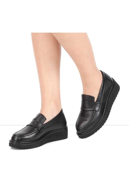 Kadın Siyah Dolgu Topuklu Deri Ayakkabı
