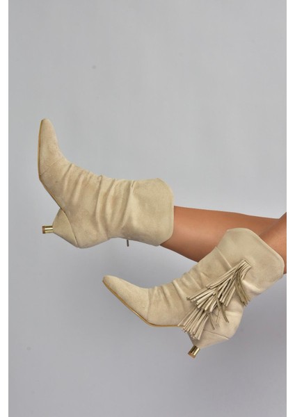 V404022202 Ten Süet Alçak Topuklu Püsküllü Kadın Bot