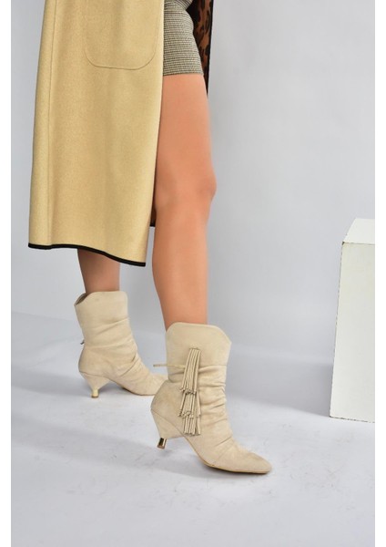 V404022202 Ten Süet Alçak Topuklu Püsküllü Kadın Bot fiyatları