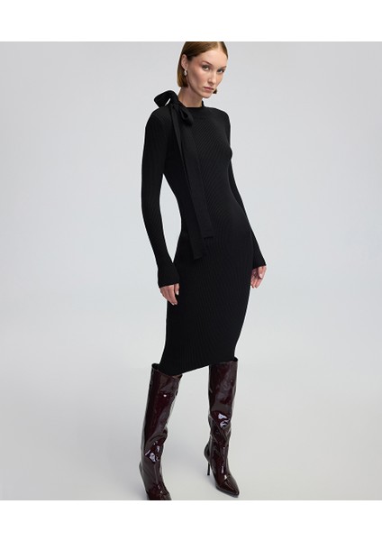 Boyundan Bağlamalı Triko Elbise IW6240002300001