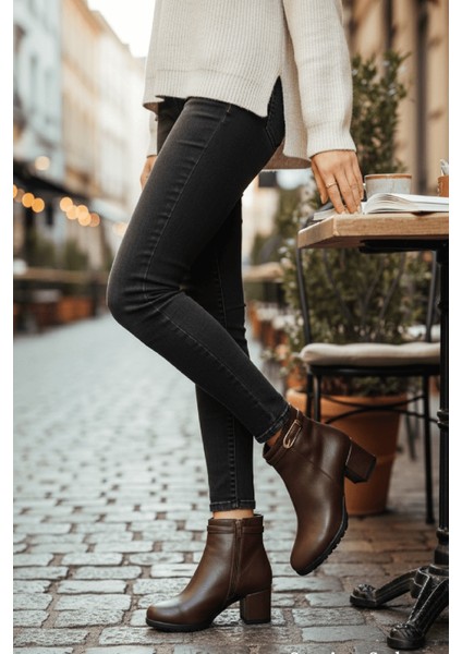 Rober Kahverengi Tokalı Deri ( 5 cm Topuklu ) Günlük Kullanım Kadın Botu modelleri