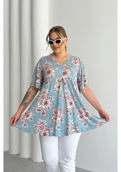 Büyük Beden V Yaka Kısa Kollu Eteği Bollaşan Desenli Bluz 101-44