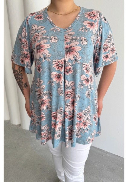 Büyük Beden V Yaka Kısa Kollu Eteği Bollaşan Desenli Bluz 101-44