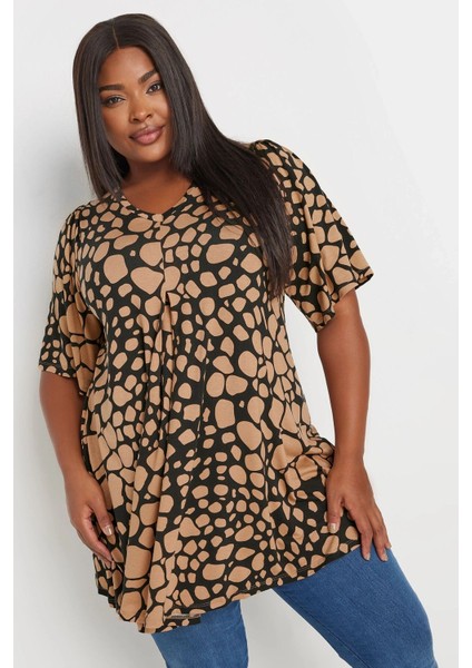 Büyük Beden V Yaka Desenli Asimetrik Kesim Likralı Bluz 303438