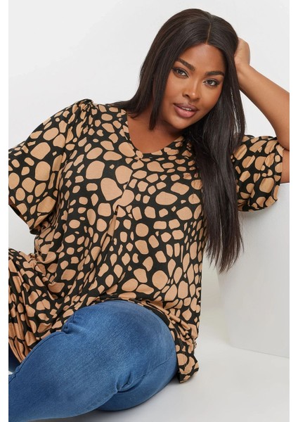Büyük Beden V Yaka Desenli Asimetrik Kesim Likralı Bluz 303438 indirimleri