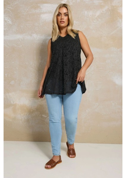 Büyük Beden V Yaka Sıfır Kol Astarsız Dantel Bluz 304101 fırsatları