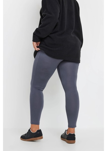 Büyük Beden Vücudu Saran Likralı Streç Tayt 143595 fırsatları