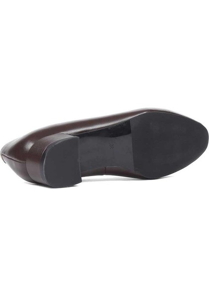Kadın Kahverengi Kısa Kalın Topuklu Deri Klasik Ayakkabı