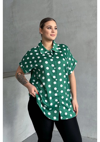 Büyük Beden Önü Düğmeli Kısa Kollu Puantiye Desenli Gömlek 303461