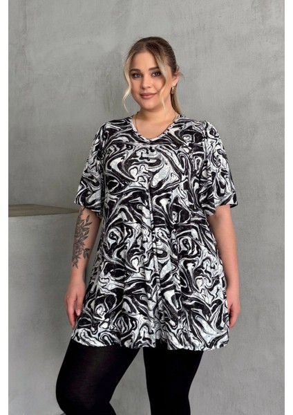 Büyük Beden V Yaka Kısa Kollu Eteği Bollaşan Desenli Bluz 101-17