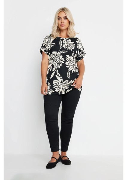 Büyük Beden Kısa Kollu Bisiklet Yaka Çiçek Desenli Bluz 322001 fırsatları