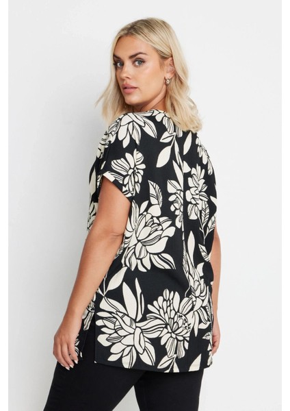 Büyük Beden Kısa Kollu Bisiklet Yaka Çiçek Desenli Bluz 322001 indirimleri