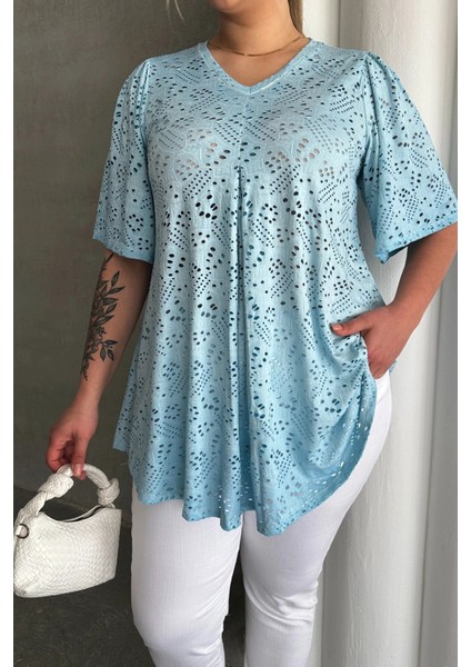 Büyük Beden V Yaka Kısa Kollu Dantel Detaylı Astarsız Bluz 302957 fırsatları