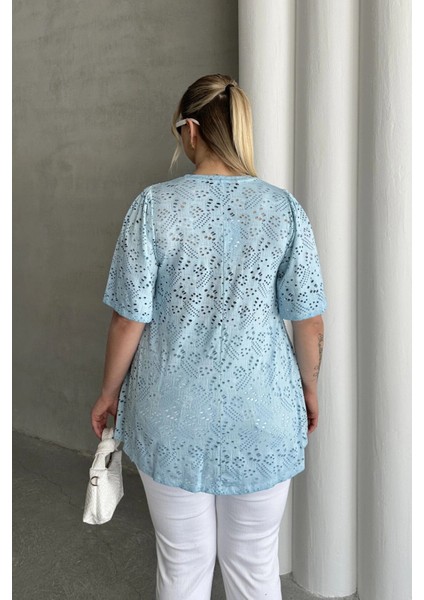 Büyük Beden V Yaka Kısa Kollu Dantel Detaylı Astarsız Bluz 302957