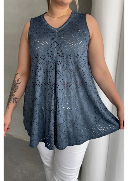 Büyük Beden V Yaka Sıfır Kol Dantel Detaylı Astarsız Bluz 302966 indirimleri