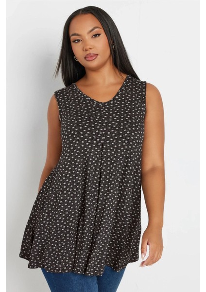 Büyük Beden V Yaka Sıfır Kol Yıldız Desenli Bluz 303416