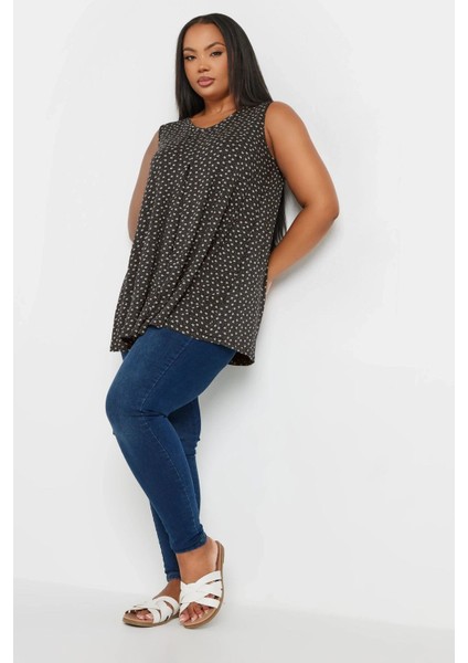 Büyük Beden V Yaka Sıfır Kol Yıldız Desenli Bluz 303416 fırsatları