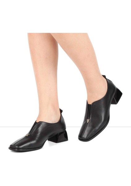 Kadın Siyah Kalın Topuklu Deri Klasik Ayakkabı fiyatları