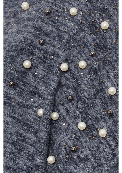 Büyük Beden V Yaka Uzun Kollu Omzu Boncuk Işlemeli Kazak 322302