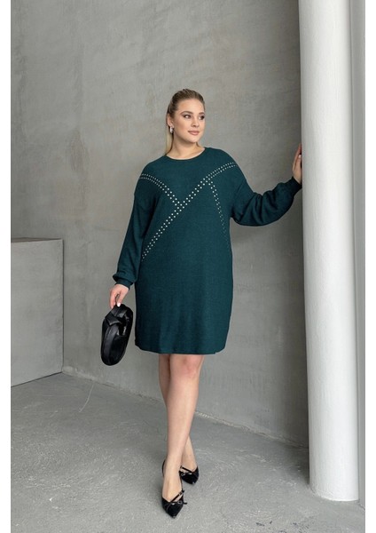 Büyük Beden Uzun Kollu Yumuşak Dokulu Taş Işlemeli Triko Elbise 285040