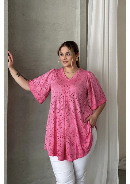 Büyük Beden V Yaka Kısa Kollu Dantel Detaylı Astarsız Bluz 302956 fiyatları