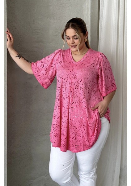 Büyük Beden V Yaka Kısa Kollu Dantel Detaylı Astarsız Bluz 302956 modelleri