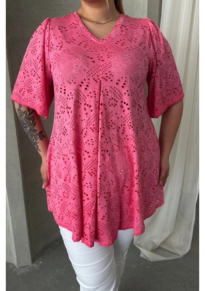Büyük Beden V Yaka Kısa Kollu Dantel Detaylı Astarsız Bluz 302956
