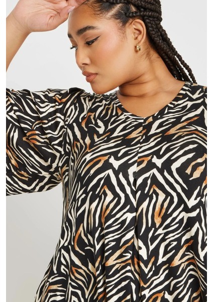 Büyük Beden V Yaka Ön Pileli Kısa Kollu Desenli Bluz 303726 fiyatları