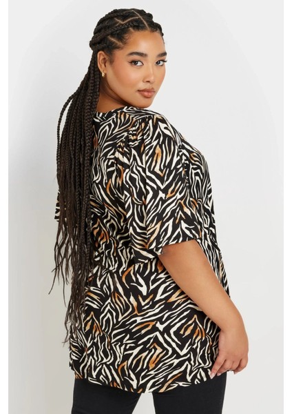 Büyük Beden V Yaka Ön Pileli Kısa Kollu Desenli Bluz 303726 indirimleri