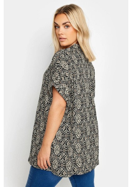 Büyük Beden Kısa Kollu Desenli Düğmeli Gömlek 303355 indirimleri