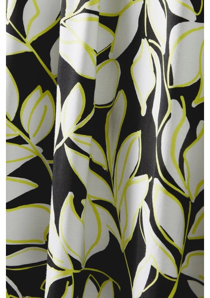 Büyük Beden V Yaka Kısa Kollu Yaprak Desenli Bluz 615244