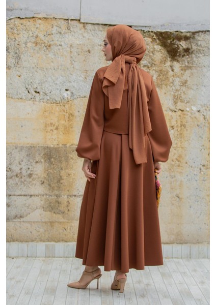 Yaka Çiçekli Puf Dalgıç Etekli Takım-Kahve modelleri