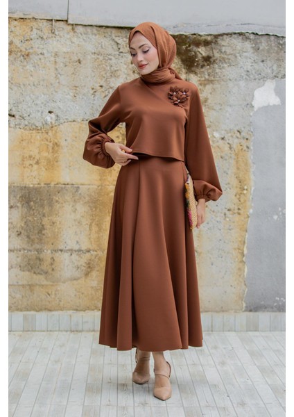 Yaka Çiçekli Puf Dalgıç Etekli Takım-Kahve fırsatları