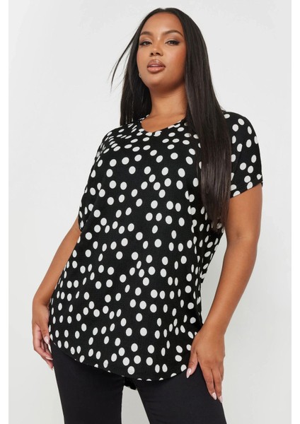 Büyük Beden V Yaka Kısa Kollu Puantiye Desenli Bluz 303496