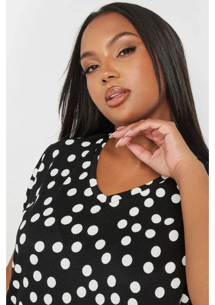 Büyük Beden V Yaka Kısa Kollu Puantiye Desenli Bluz 303496 fiyatları