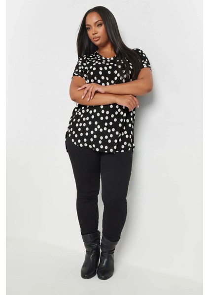 Büyük Beden V Yaka Kısa Kollu Puantiye Desenli Bluz 303496 fırsatları