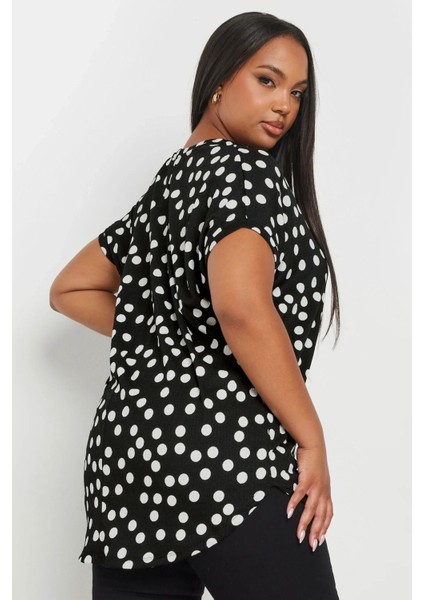 Büyük Beden V Yaka Kısa Kollu Puantiye Desenli Bluz 303496 indirimleri