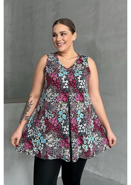 Büyük Beden V Yaka Sıfır Kol Çiçek Desenli Bluz 302261