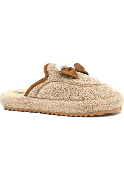 Kadın Fiyonklu Peluş Kışlık Ev Terliği – Yumuşak, Hafif ve Kaymaz Taban