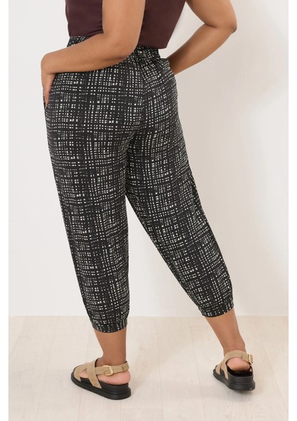 Büyük Beden Paçası ve Beli Lastik Detaylı Cepli Jogger Pantolon 303017 fırsatları