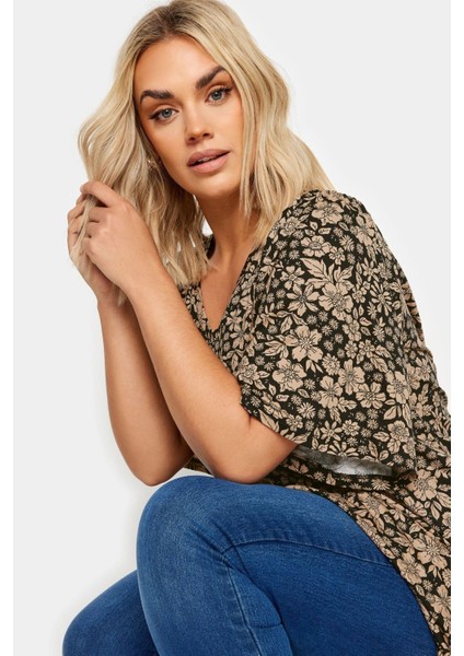 Büyük Beden V Yaka Desenli Asimetrik Kesim Likralı Bluz 303251 fırsatları