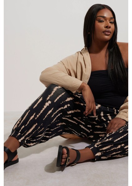 Büyük Beden Paçası Lastikli Likralı Esnek Kumaş Pantolon 145047