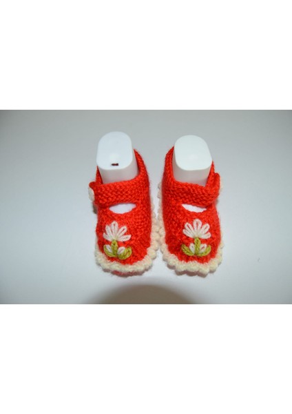 Bebek Yelek ve Patik Takımı – Kırmızı Çiçekli Desen 🌼